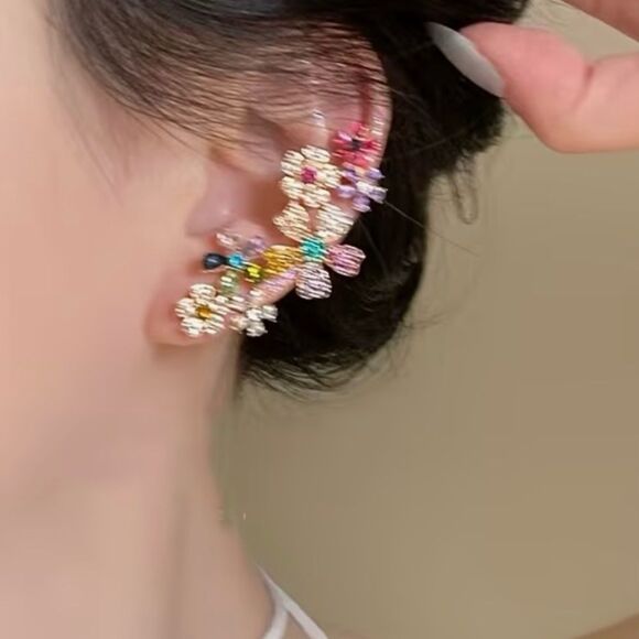 🌺 NEW Floral Multicolor Crystal Earrings 🌺 - Picture 3 of 7
